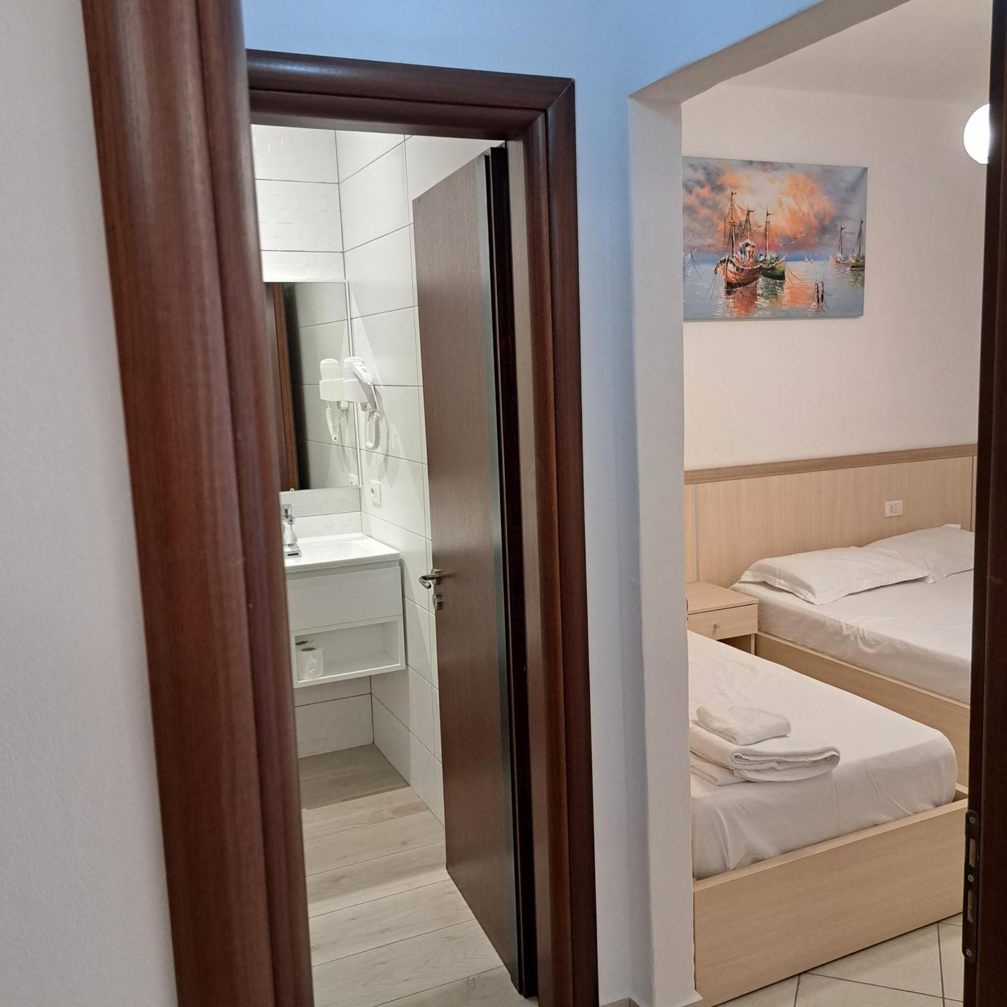 Apart-Hotel Alvi Sarandë Eksteriør bilde