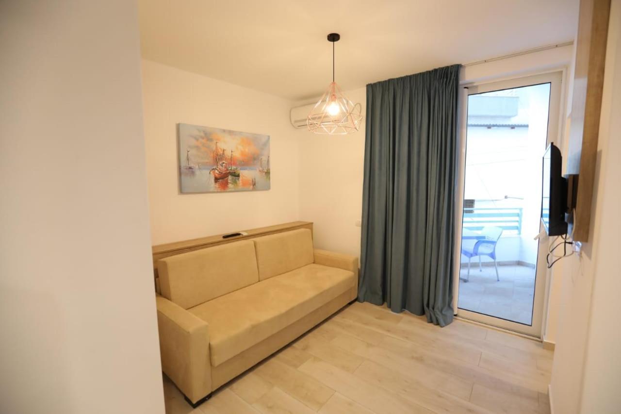 Apart-Hotel Alvi Sarandë Eksteriør bilde